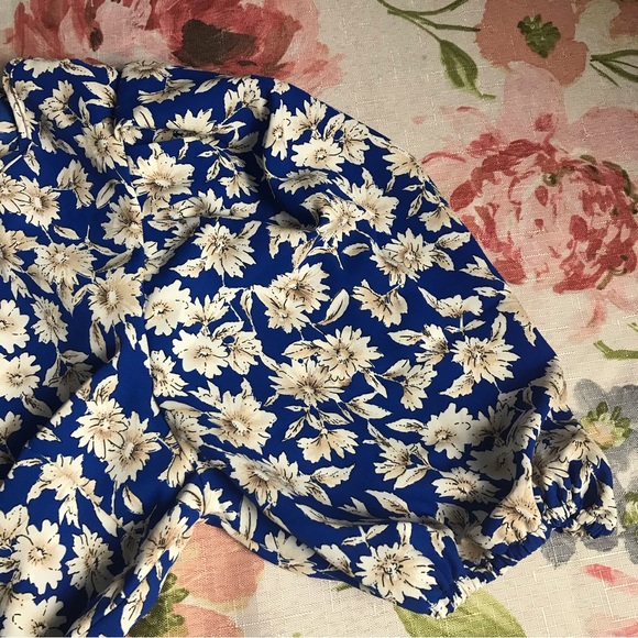 WEEK V-Neck Peplum Top Womens Size M Floral Blue short puffed sleeve pre owned - Picture 13 of 15